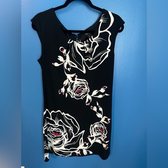 White House Black Market Dresses & Skirts - Black/white dress